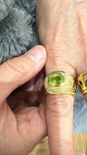 Carica l'immagine nel visualizzatore di Gallery, Anello Fascia peridoto