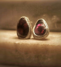 Carica l'immagine nel visualizzatore di Gallery, "Orecchini Salsa Roja - Granato Cubano e Argento