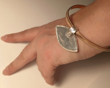 Load image into Gallery viewer, bracciale in bronzo placcato oro