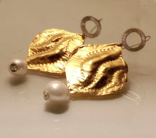 Carica l'immagine nel visualizzatore di Gallery, Orecchini Foglia