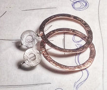 Carica l'immagine nel visualizzatore di Gallery, Orecchini anelle cero