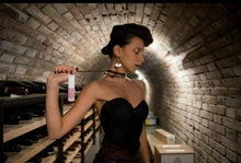 Carica l'immagine nel visualizzatore di Gallery, modella , modella italana