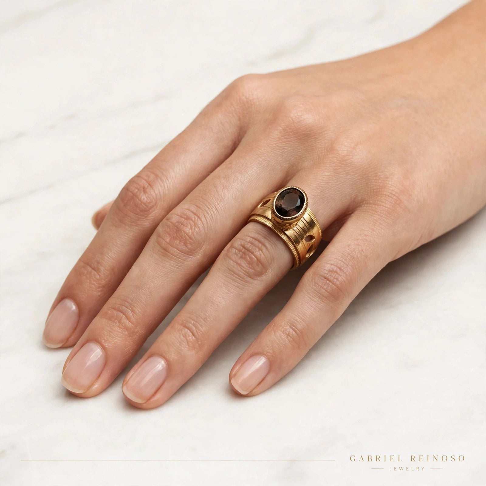 Band ring with Smoky Quartz
