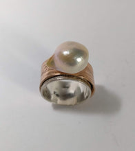 Carica l'immagine nel visualizzatore di Gallery, Anello Fascia con perla
