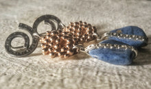 Carica l'immagine nel visualizzatore di Gallery, Orecchini Granulazione – Bronzo Placcato Oro e Argento | Tecnica Etrusca
