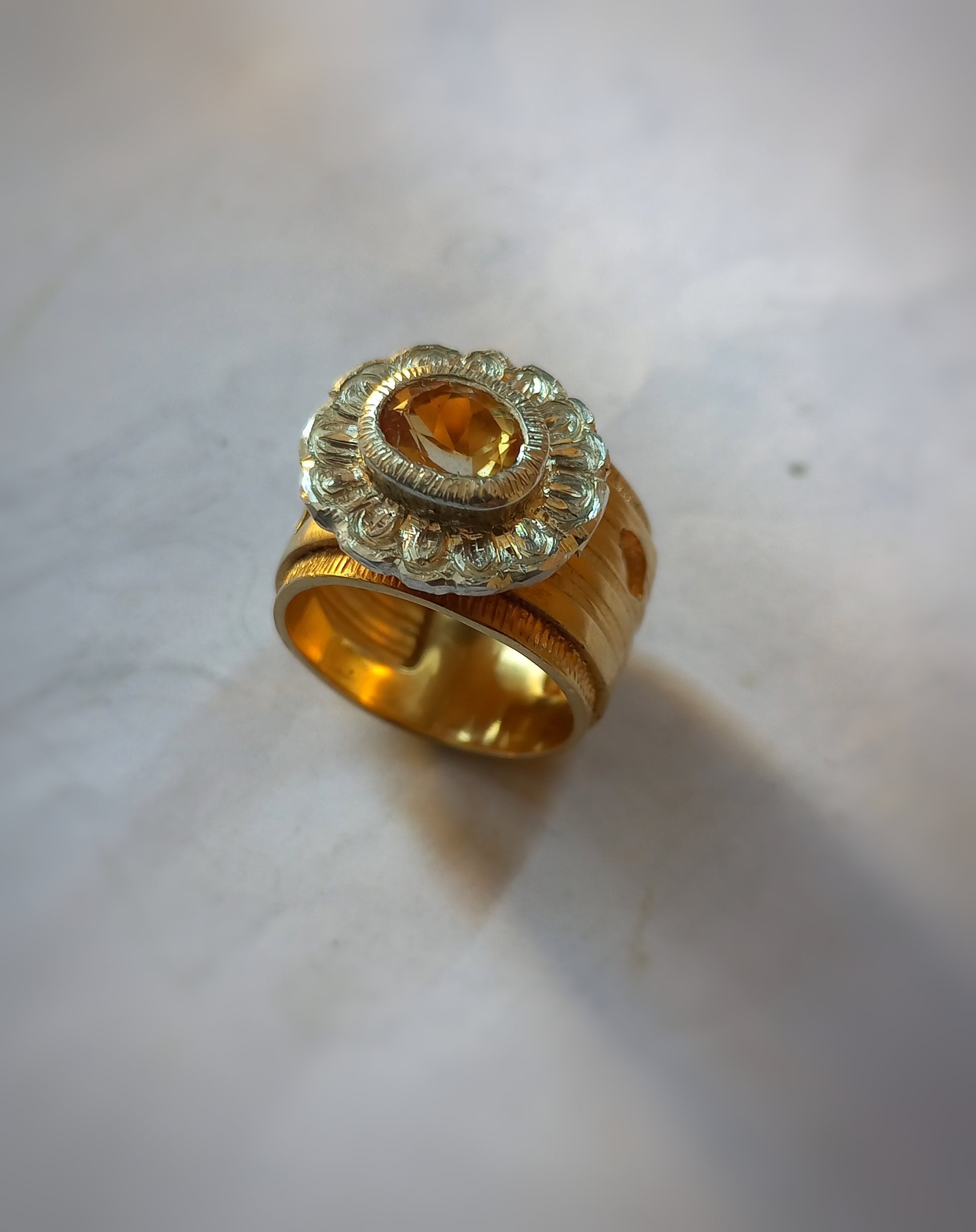 Anello fascia citrino
