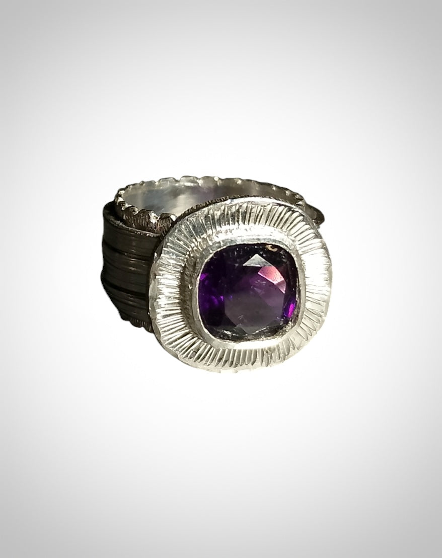 Anello fascia con ametista