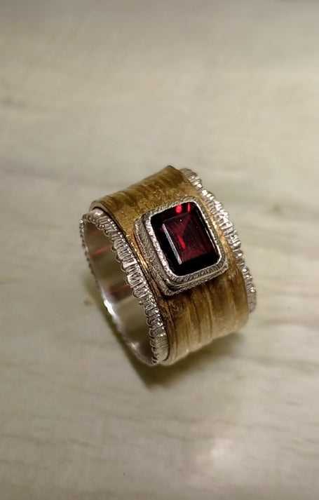 Natural Garnet Band Ring – Plated Bronze and Silver | Handmade